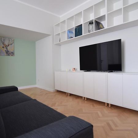 Beautiful Apartment In Old City Bukarest Exterior foto