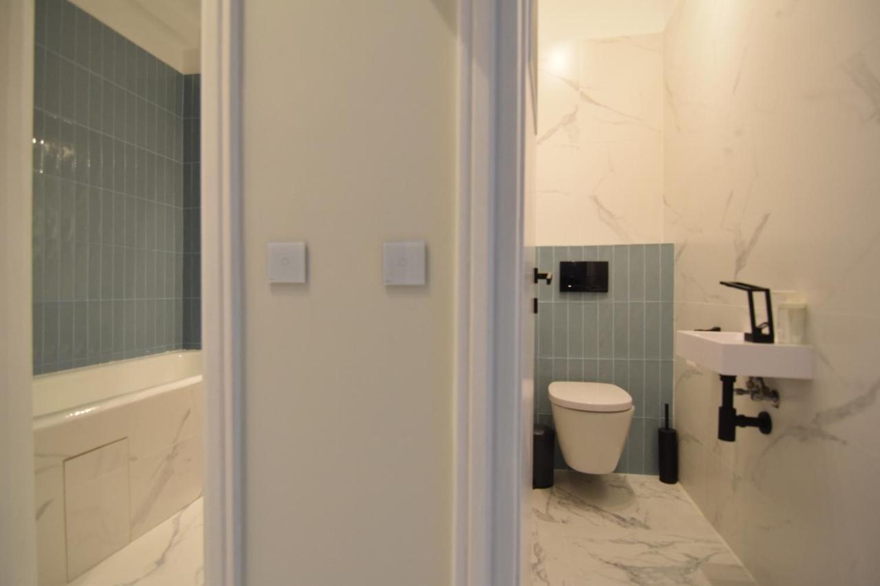 Beautiful Apartment In Old City Bukarest Exterior foto