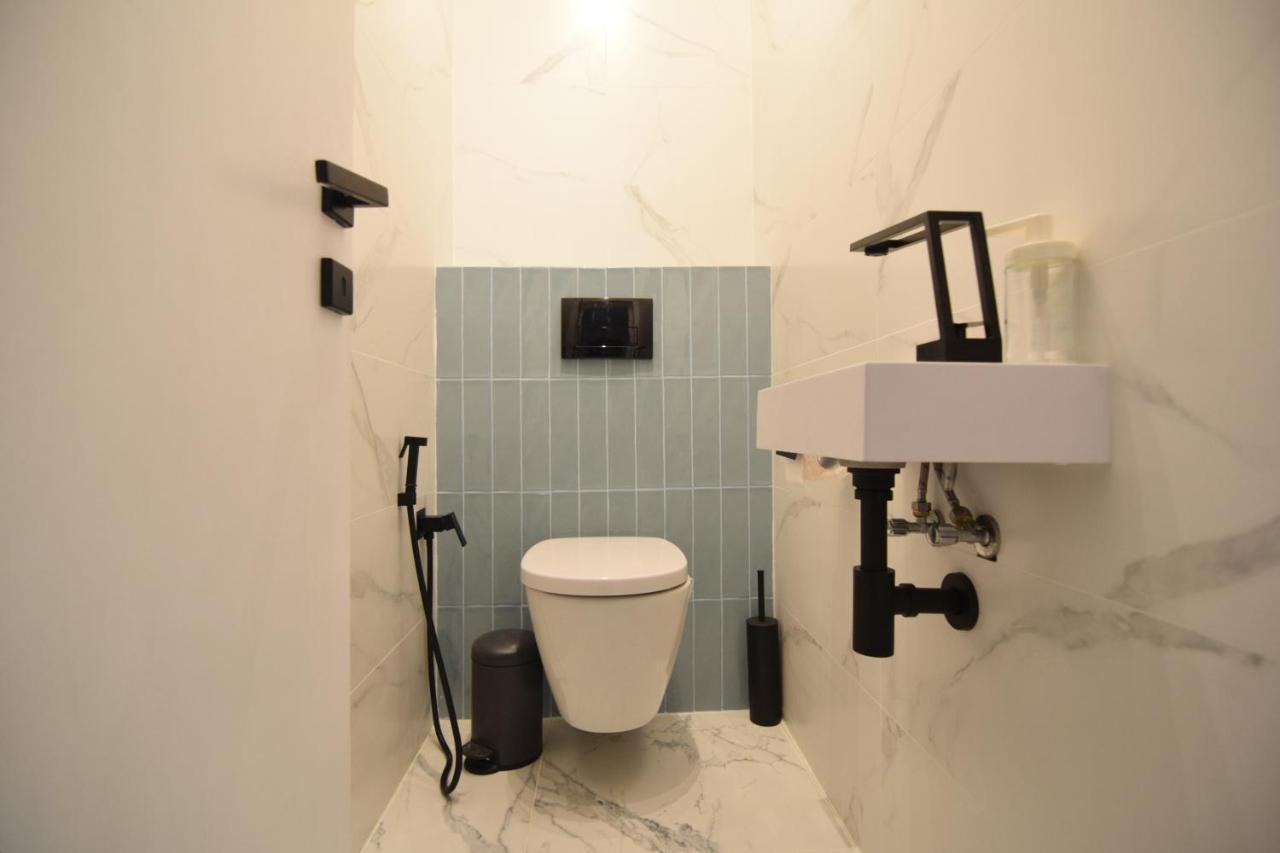Beautiful Apartment In Old City Bukarest Exterior foto